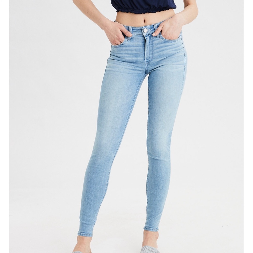 AE LIGHT WASH JEGGINGS